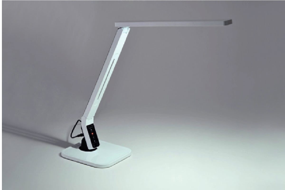 Bordlampe CV 100 USB fra Milán Belysning